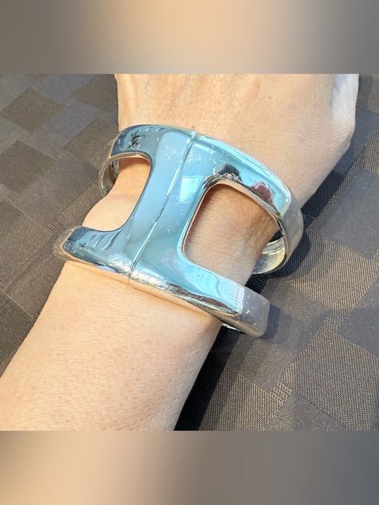Jewelry - Silver Tone 2" Wide Modernist H Cutout Chunky Hinged
Bangle Bracelet